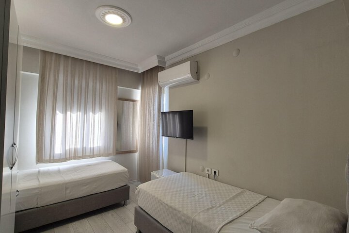 Room 35 of 102