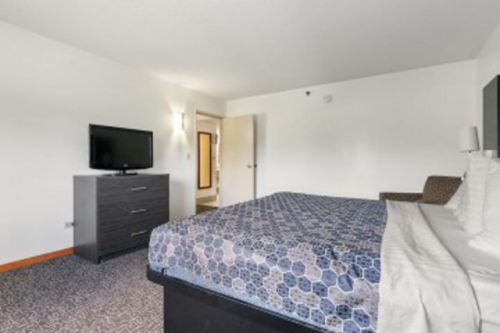 Room 8 of 42