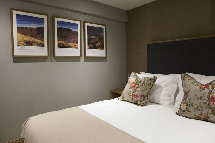 Room 18 of 32