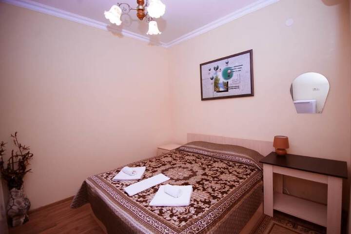 Room 2 of 89