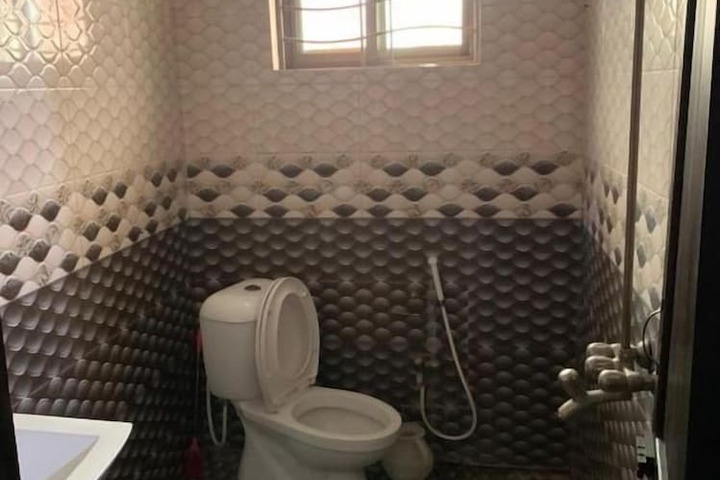 Room 18 of 25