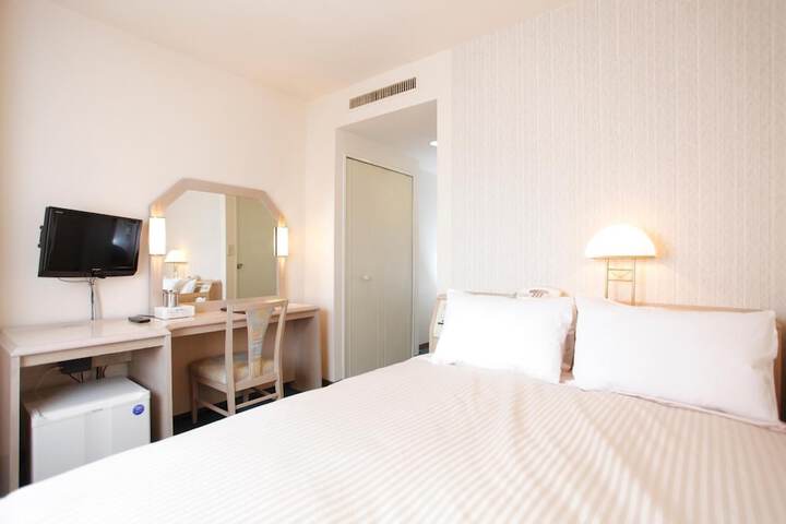 Room 9 of 55