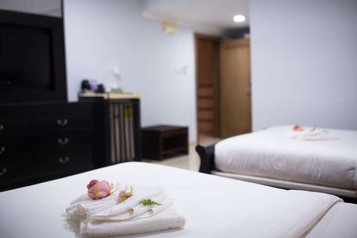 Room 19 of 76