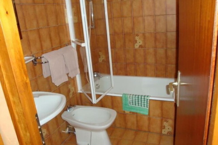 Room 10 of 35