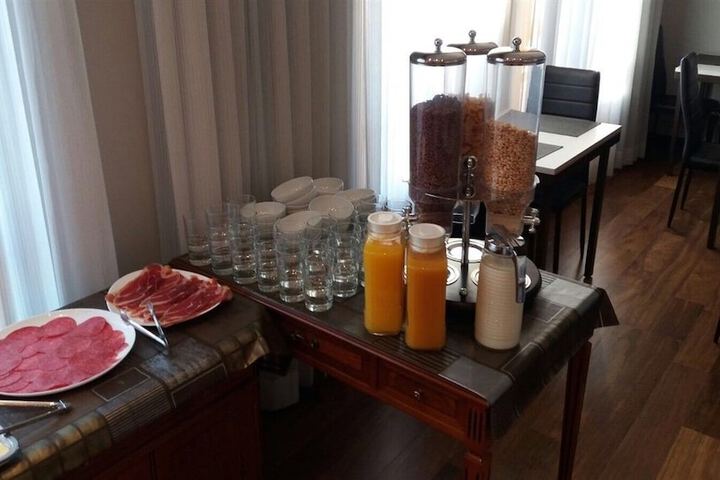 Breakfast/Coffee Service 39 of 48