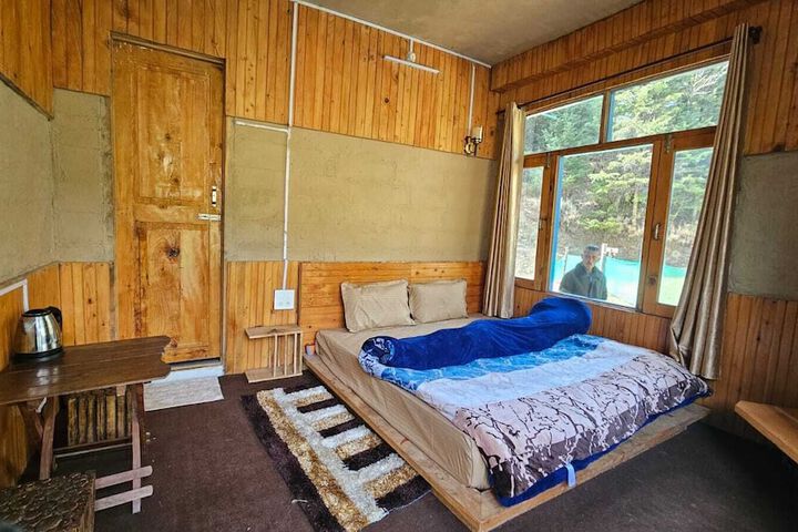 Room 3 of 6
