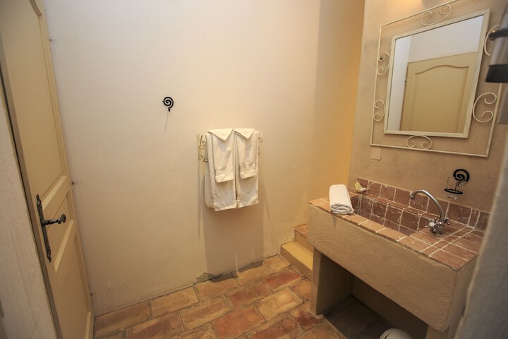 Clean Restrooms