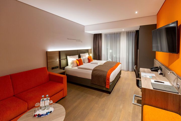 Room 15 of 74