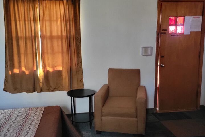 Room 9 of 26