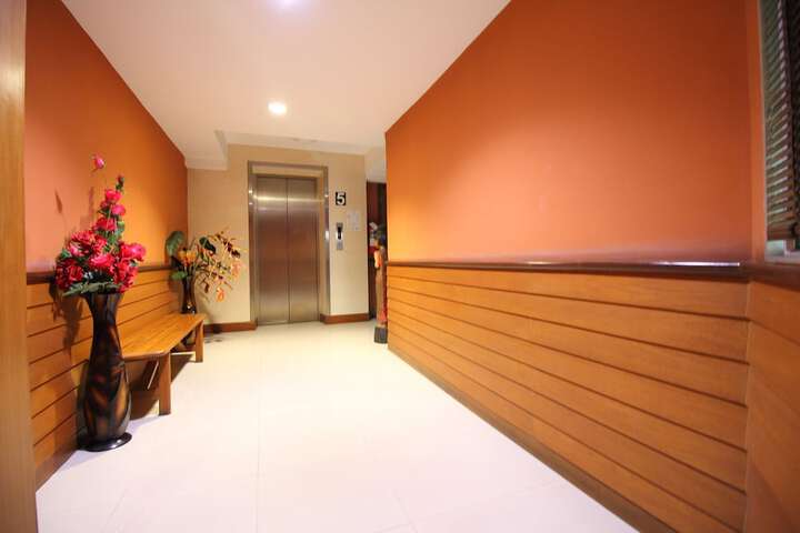 Ballroom/Hall 48 of 56