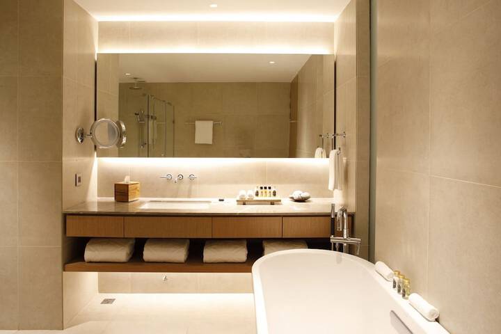 Room 14 of 40
