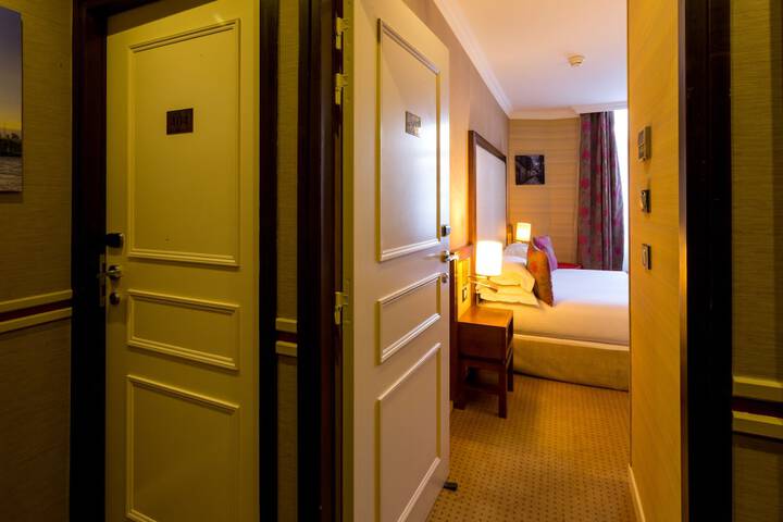 Room 5 of 86