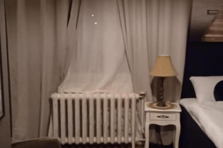 Room 21 of 27