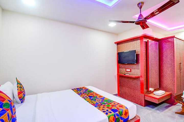 Room 15 of 37