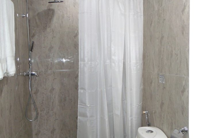 Room 28 of 43