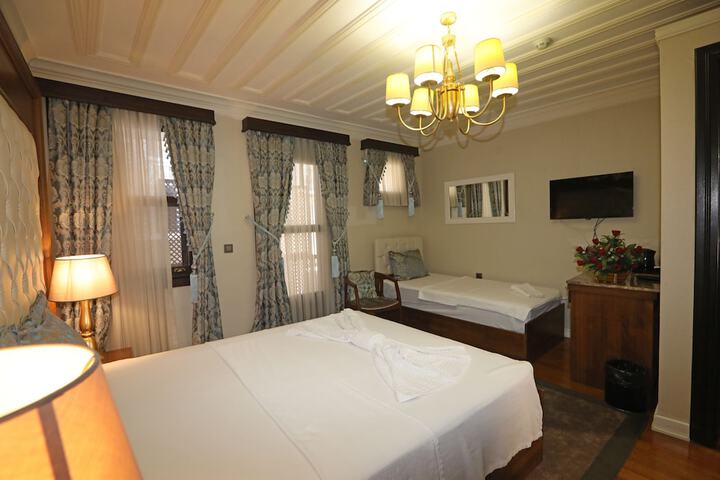 Room 9 of 40