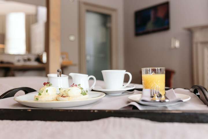 Breakfast/Coffee Service 90 of 101
