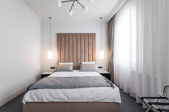 Room 82 of 208