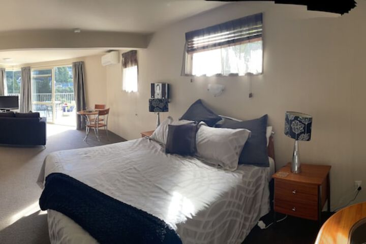 Room 11 of 36