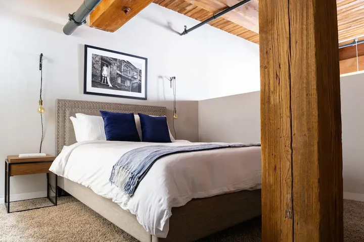 Room 3 of 21