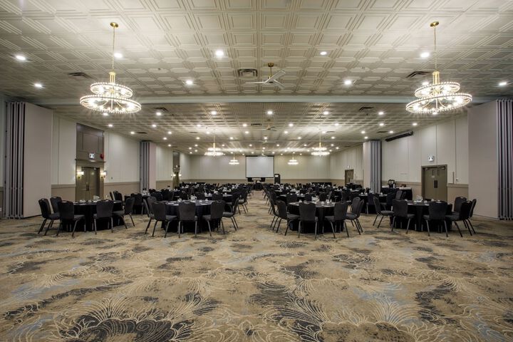 Ballroom/Hall 113 of 152