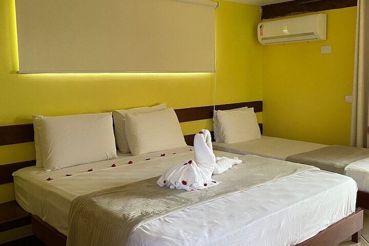 Room 4 of 33