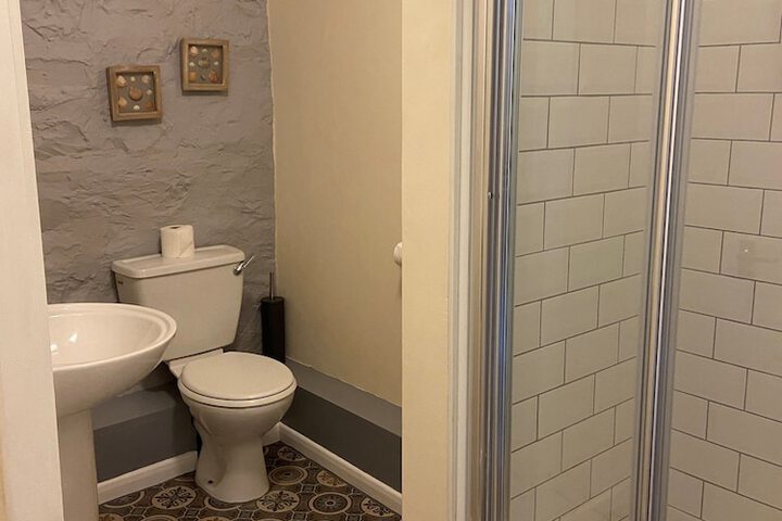 Room 10 of 17