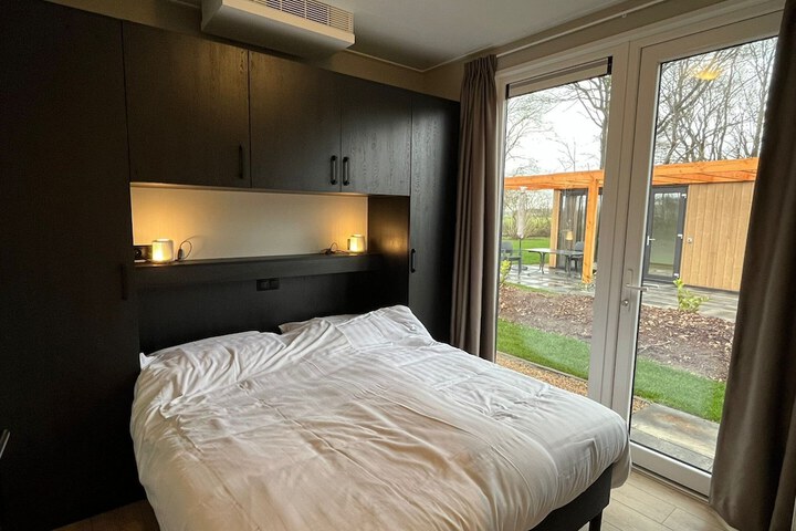 Room 2 of 35