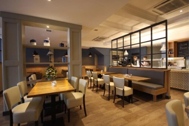 Breakfast area