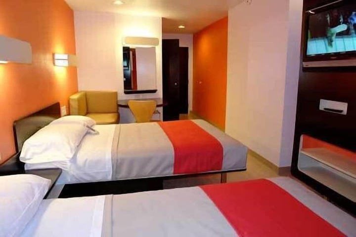 Room 46 of 69