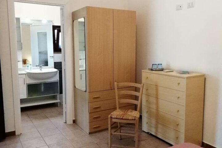 Room 17 of 18