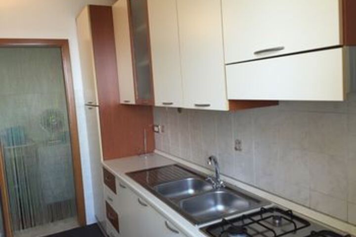 Room 14 of 16