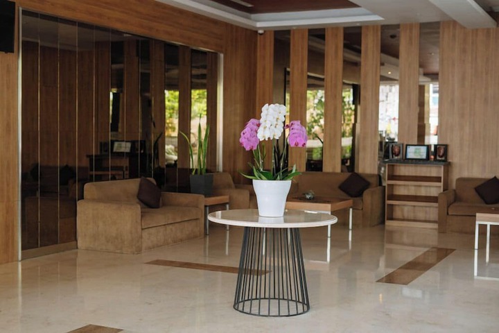 Hotel Interior 4 of 120