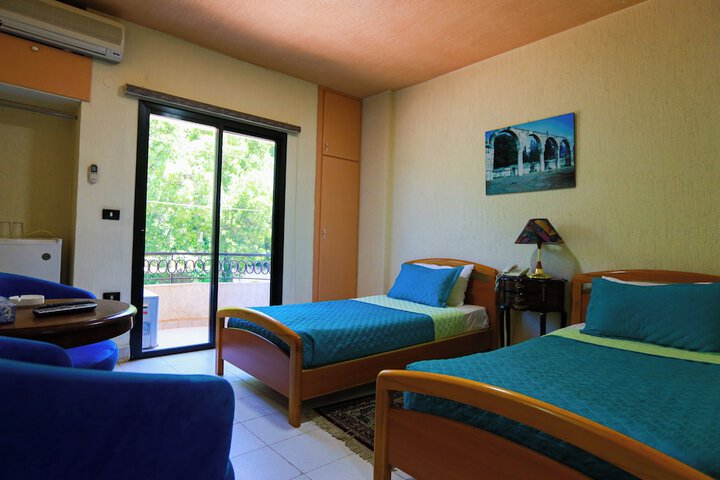 Room 44 of 83