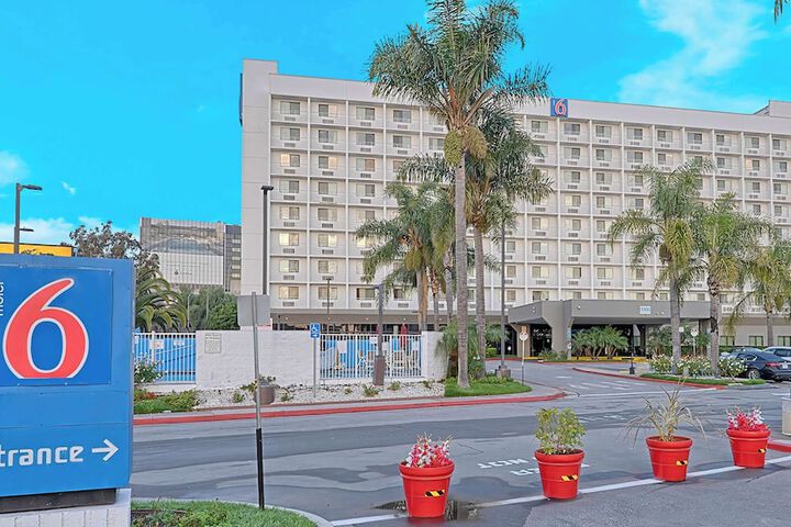 Studio 6 Suites Los Angeles CA - Los Angeles - LAX in Inglewood, CA