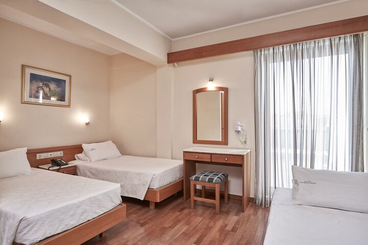 Room 10 of 27
