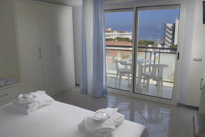 Room 50 of 124