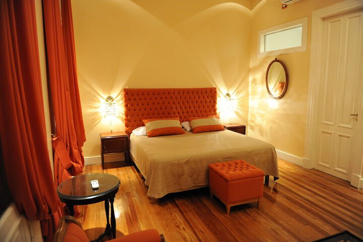Room 5 of 38