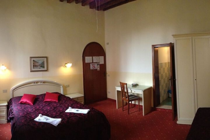 Room 18 of 50