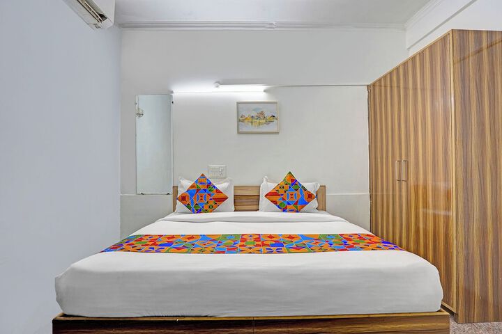 Room 16 of 26