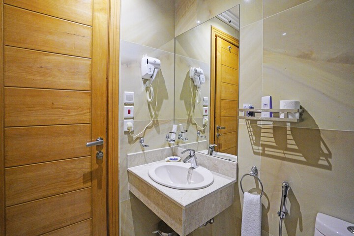 Room 35 of 42