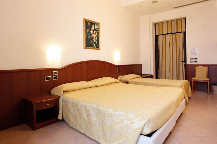 Room 12 of 74