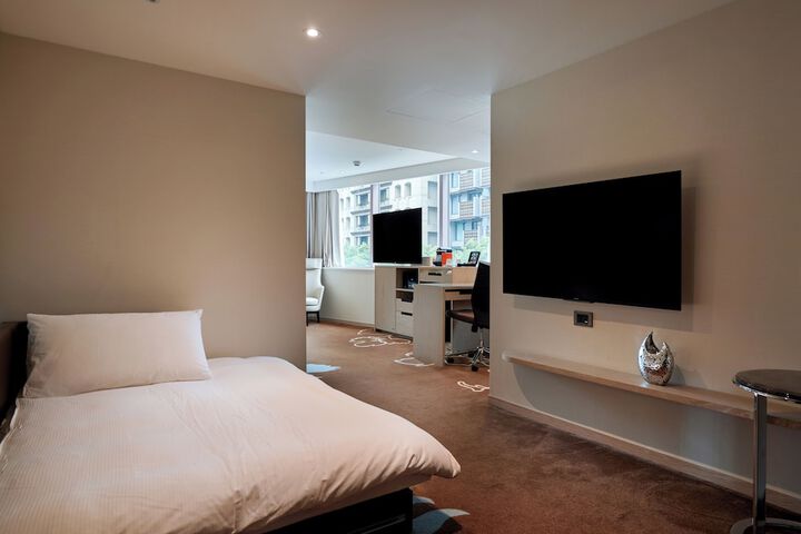 Room 63 of 121