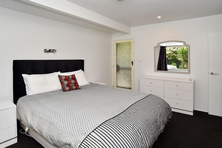 Room 6 of 37