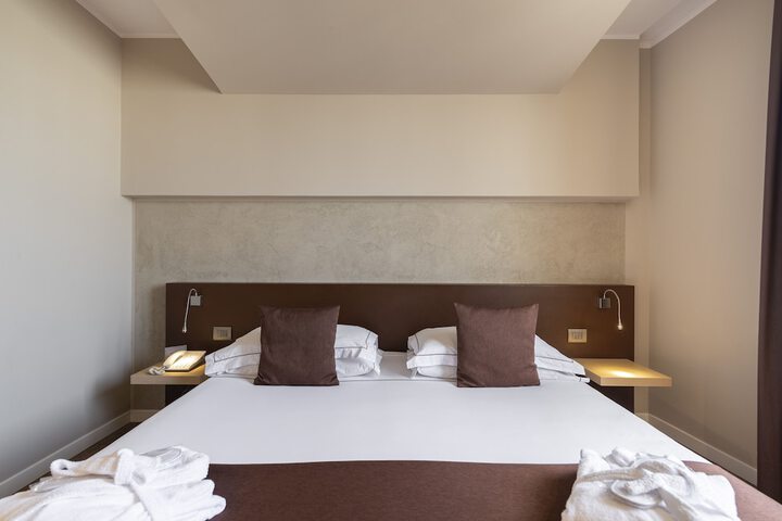 Room 15 of 47