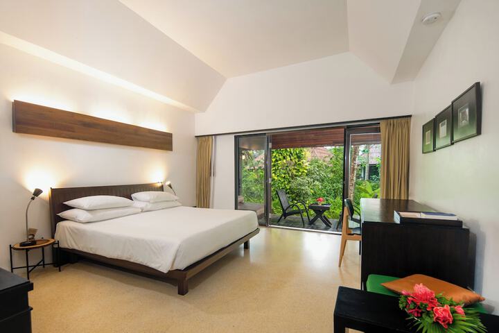 Room 4 of 25