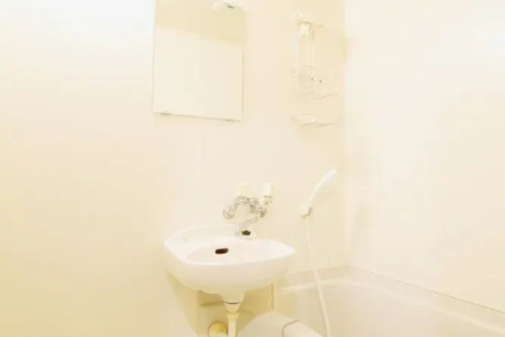 Room 8 of 11
