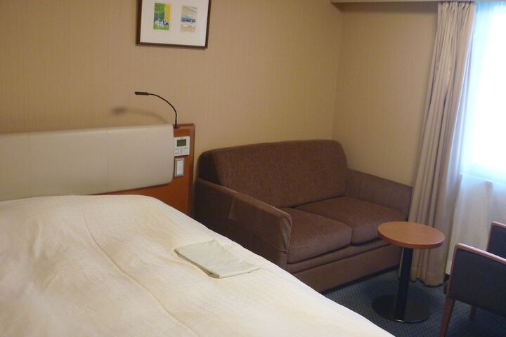 Room 5 of 36