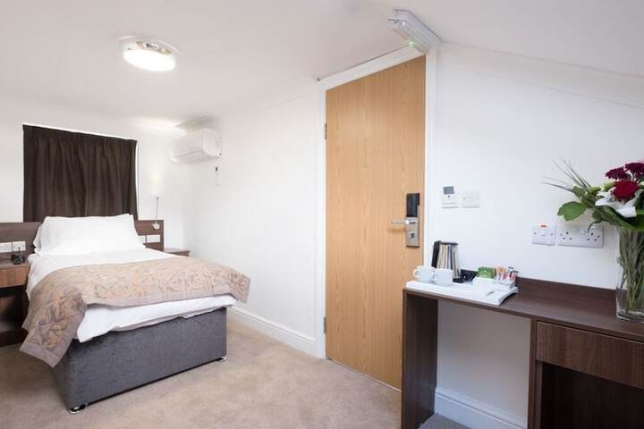 Room 7 of 49