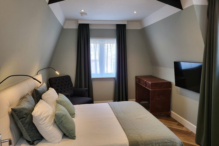 Room 18 of 61